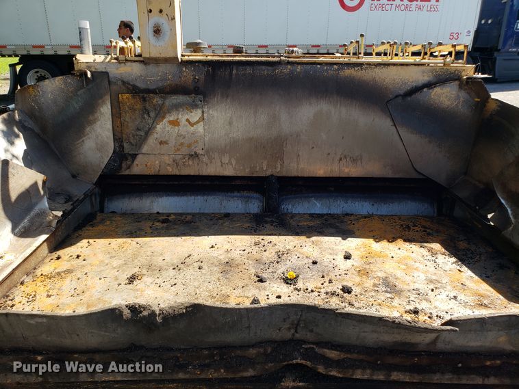 image for item DH2764 Gehl 1648 Plus paver