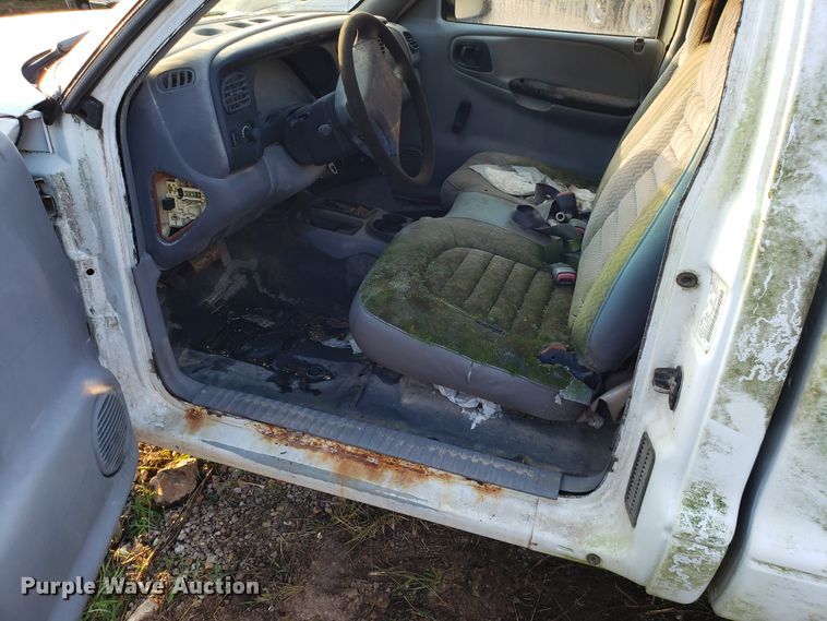 image for item DH2776 1997 Dodge Dakota pickup truck