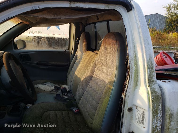 image for item DH2776 1997 Dodge Dakota pickup truck