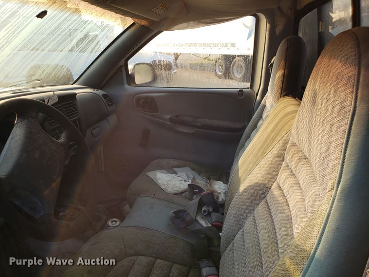 image for item DH2776 1997 Dodge Dakota pickup truck