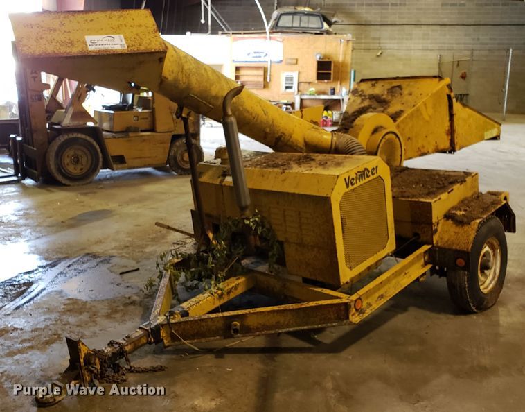 image for item DH2777 1990 Vermeer 1600A wood chipper