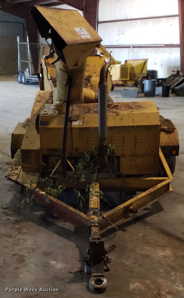 image for item DH2777 1990 Vermeer 1600A wood chipper