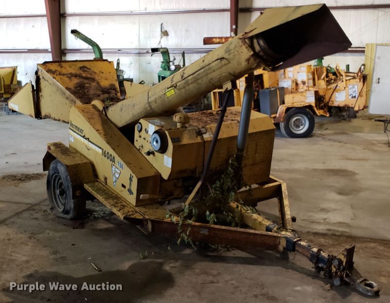 image for item DH2777 1990 Vermeer 1600A wood chipper