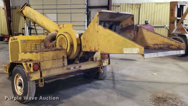 image for item DH2777 1990 Vermeer 1600A wood chipper