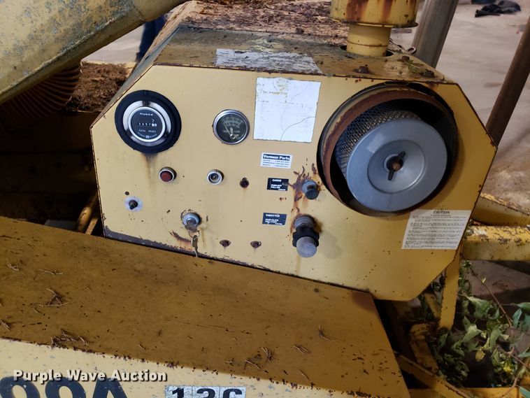 image for item DH2777 1990 Vermeer 1600A wood chipper