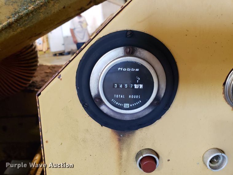 image for item DH2777 1990 Vermeer 1600A wood chipper