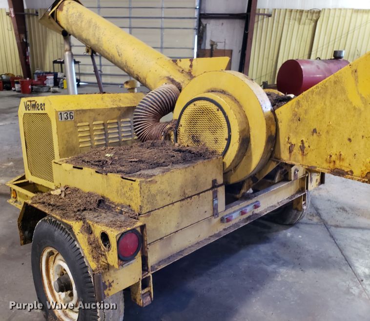image for item DH2777 1990 Vermeer 1600A wood chipper
