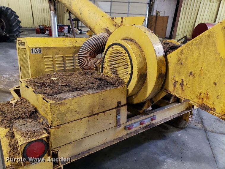 image for item DH2777 1990 Vermeer 1600A wood chipper