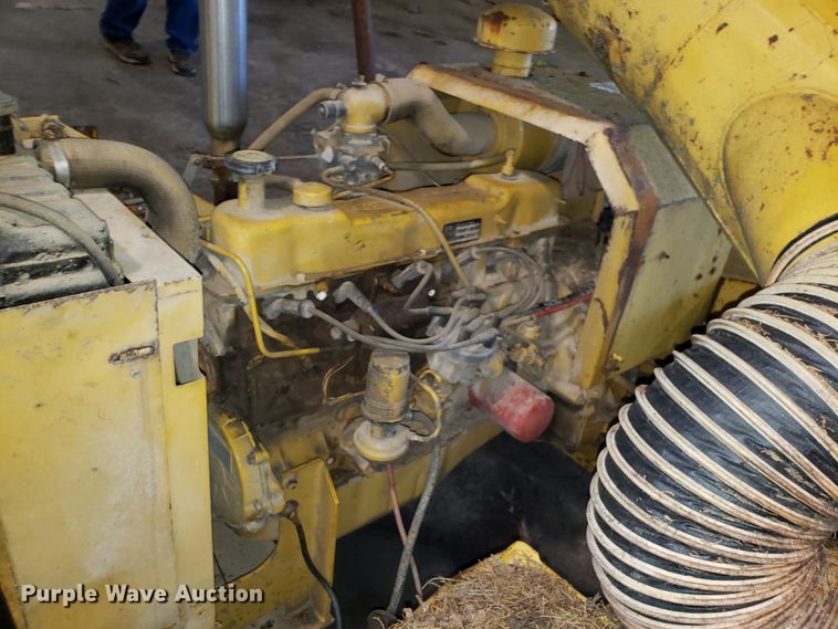 image for item DH2777 1990 Vermeer 1600A wood chipper