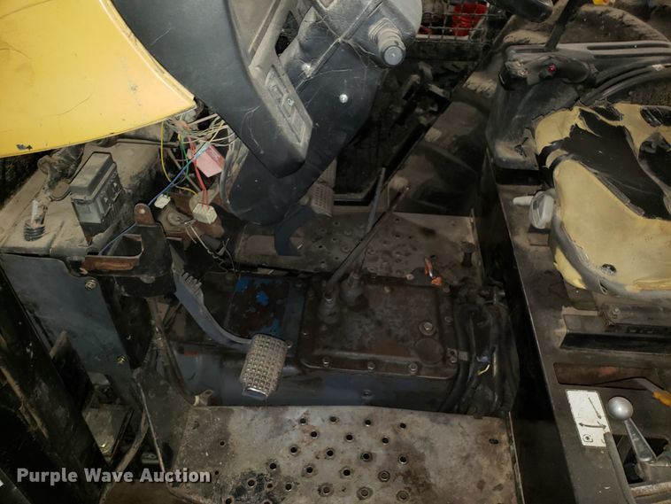 image for item DH2778 2000 New Holland TS110 tractor