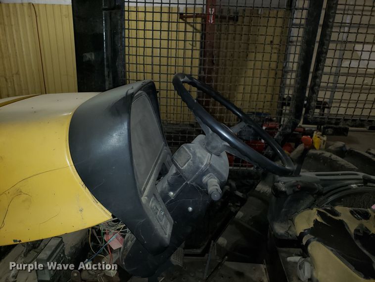 image for item DH2778 2000 New Holland TS110 tractor