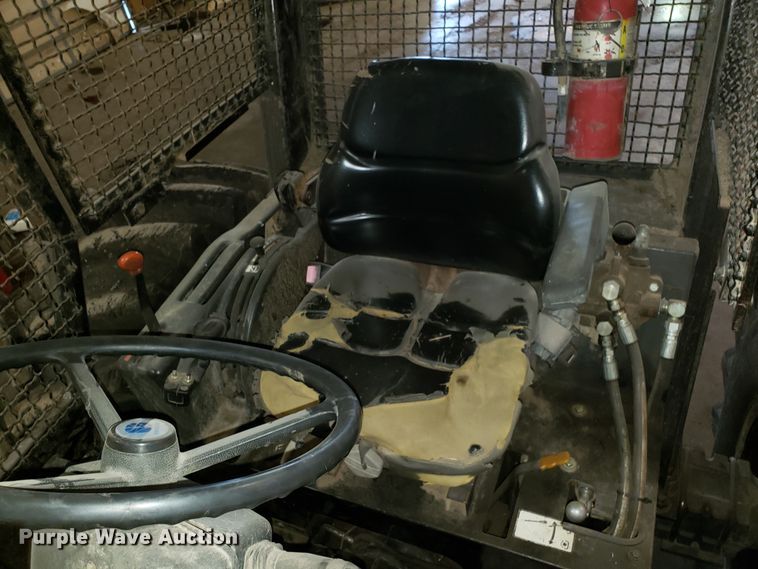 image for item DH2778 2000 New Holland TS110 tractor