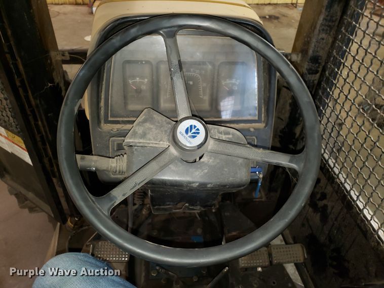 image for item DH2778 2000 New Holland TS110 tractor