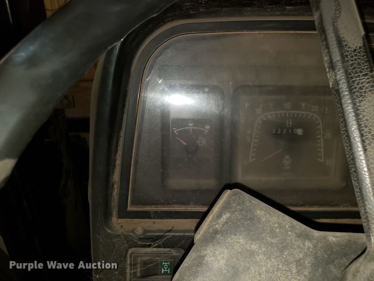 image for item DH2778 2000 New Holland TS110 tractor