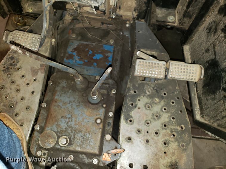 image for item DH2778 2000 New Holland TS110 tractor