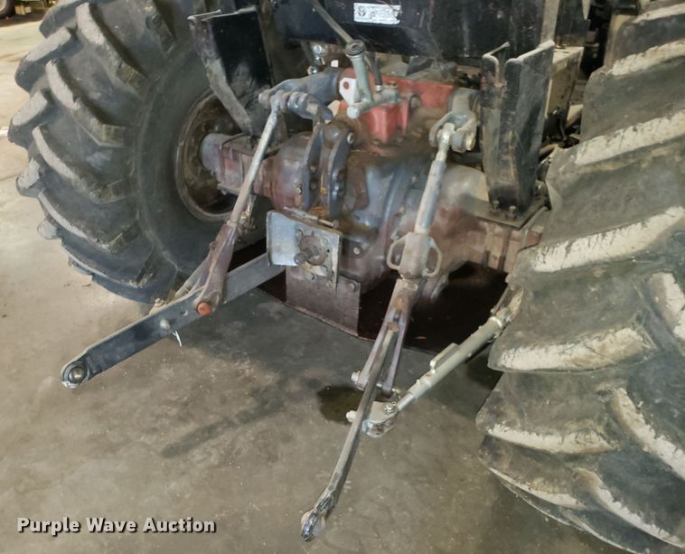 image for item DH2778 2000 New Holland TS110 tractor