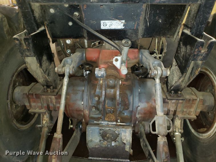 image for item DH2778 2000 New Holland TS110 tractor