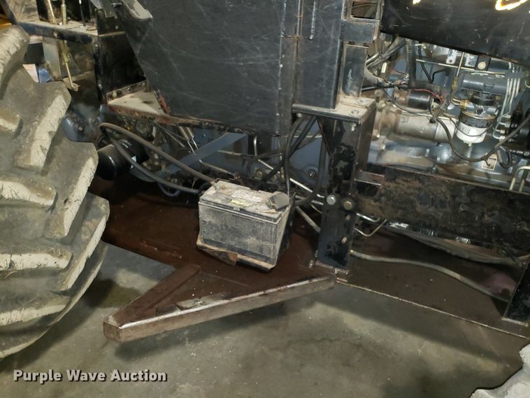 image for item DH2778 2000 New Holland TS110 tractor