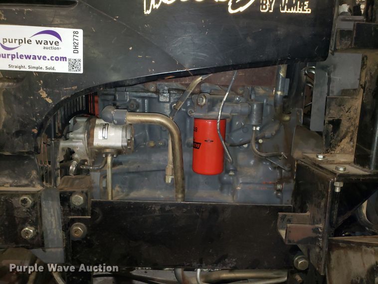 image for item DH2778 2000 New Holland TS110 tractor