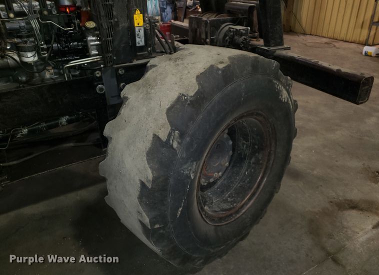 image for item DH2778 2000 New Holland TS110 tractor