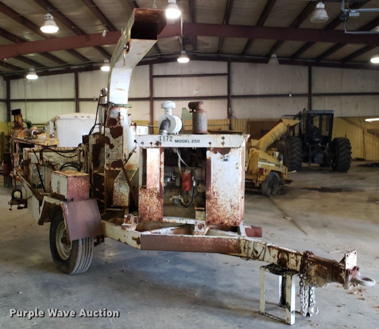 image for item DH2779 1994 Bandit 250 wood chipper