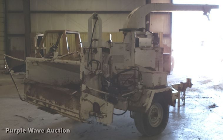 image for item DH2779 1994 Bandit 250 wood chipper