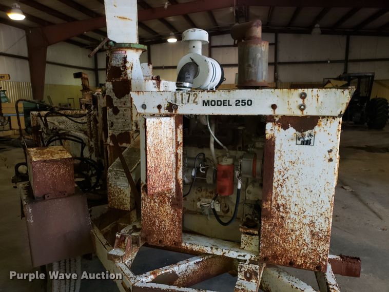 image for item DH2779 1994 Bandit 250 wood chipper