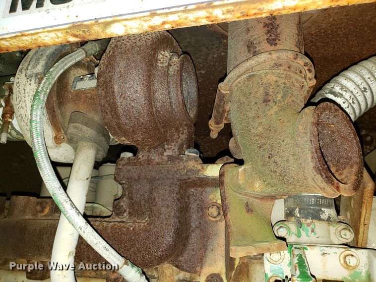 image for item DH2779 1994 Bandit 250 wood chipper