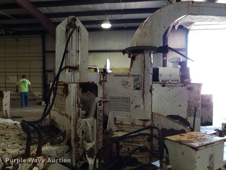 image for item DH2779 1994 Bandit 250 wood chipper