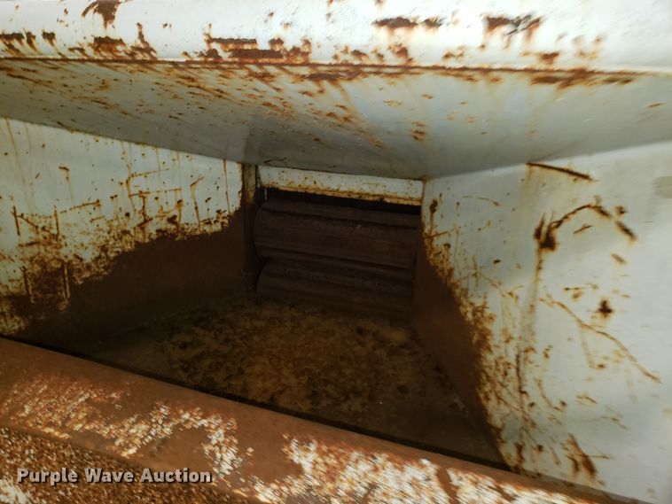 image for item DH2779 1994 Bandit 250 wood chipper