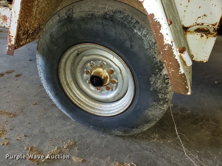 image for item DH2779 1994 Bandit 250 wood chipper