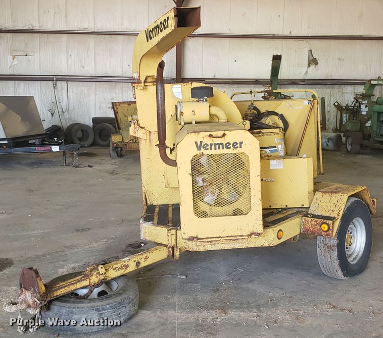 image for item DH2781 Vermeer 1250 wood chipper