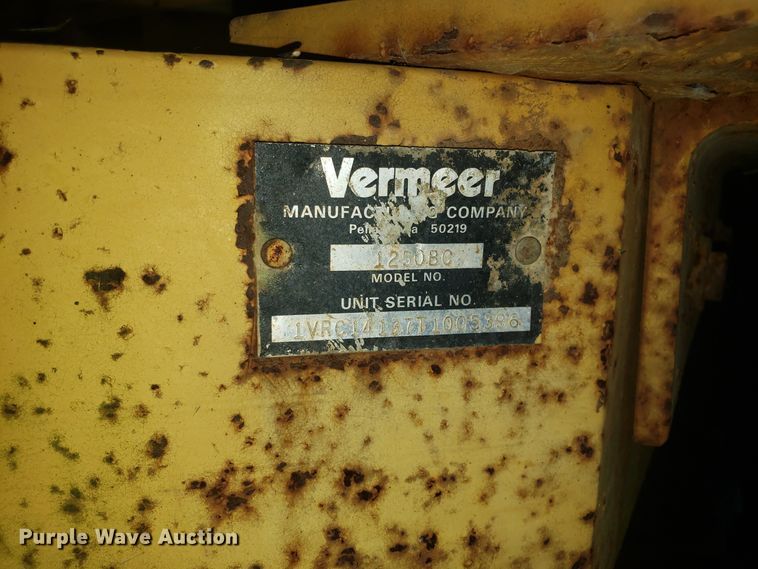 image for item DH2781 Vermeer 1250 wood chipper