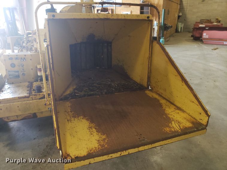 image for item DH2781 Vermeer 1250 wood chipper