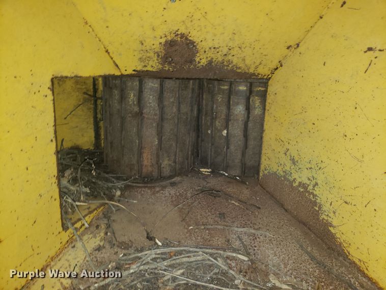 image for item DH2781 Vermeer 1250 wood chipper