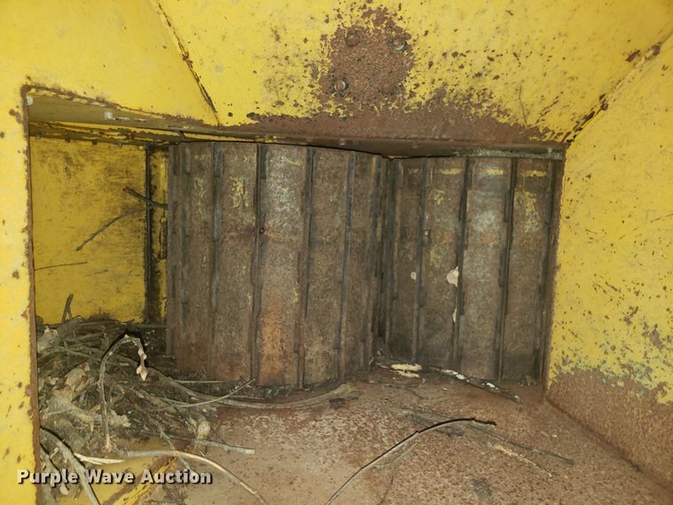 image for item DH2781 Vermeer 1250 wood chipper