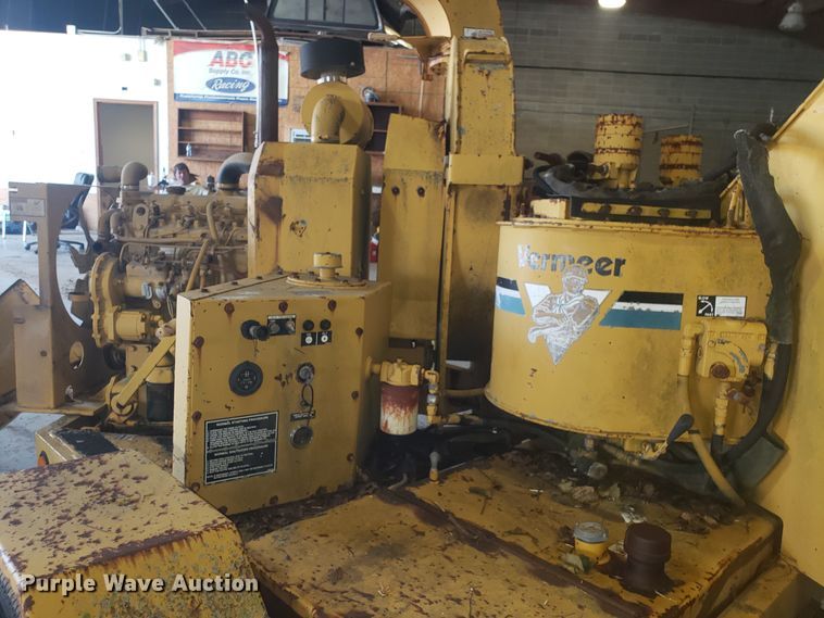 image for item DH2781 Vermeer 1250 wood chipper