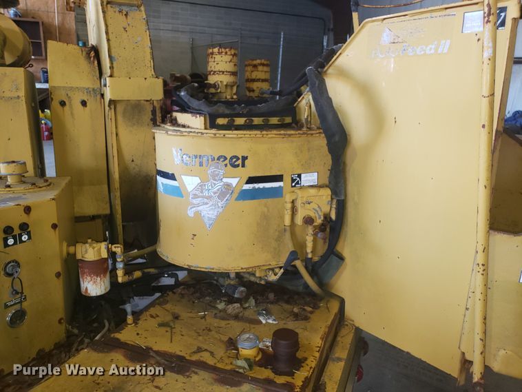 image for item DH2781 Vermeer 1250 wood chipper