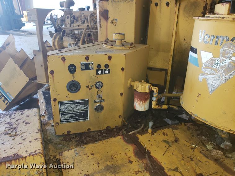 image for item DH2781 Vermeer 1250 wood chipper