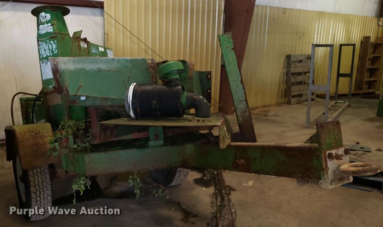 image for item DH2782 1995 Bandit 200T wood chipper