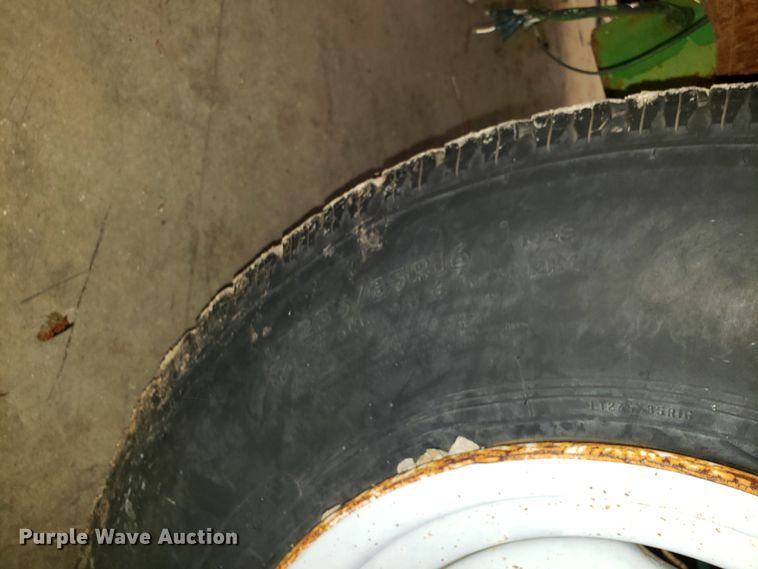 image for item DH2782 1995 Bandit 200T wood chipper