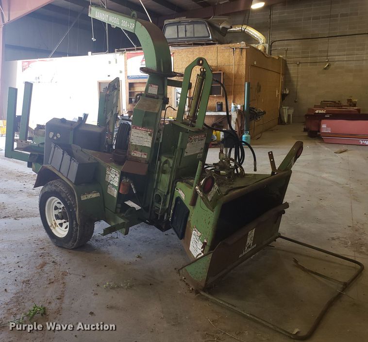 image for item DH2783 1998 Bandit 200TXP wood chipper