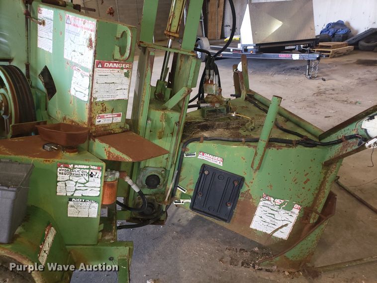 image for item DH2783 1998 Bandit 200TXP wood chipper