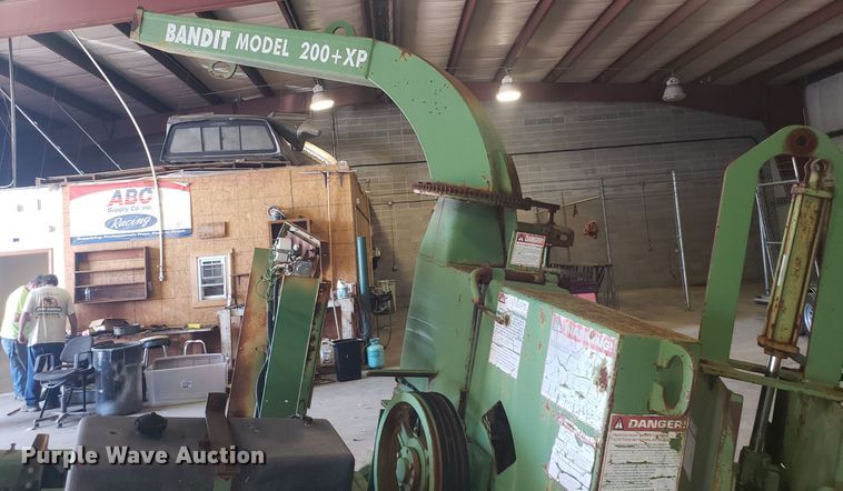 image for item DH2783 1998 Bandit 200TXP wood chipper