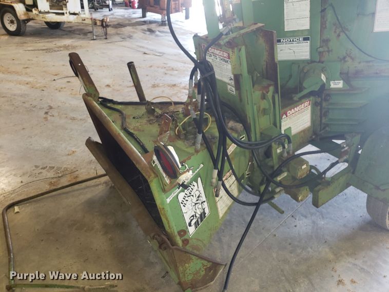 image for item DH2783 1998 Bandit 200TXP wood chipper