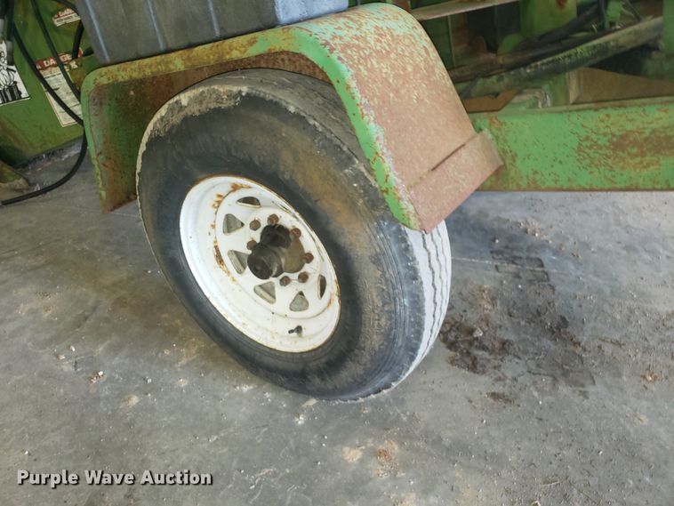 image for item DH2783 1998 Bandit 200TXP wood chipper