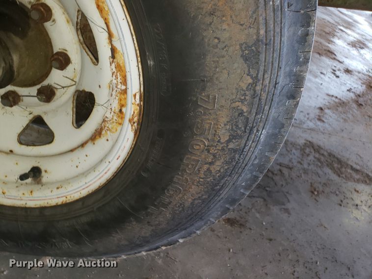 image for item DH2783 1998 Bandit 200TXP wood chipper