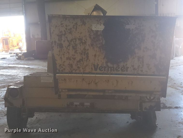 image for item DH2784 1992 Vermeer 1600A wood chipper