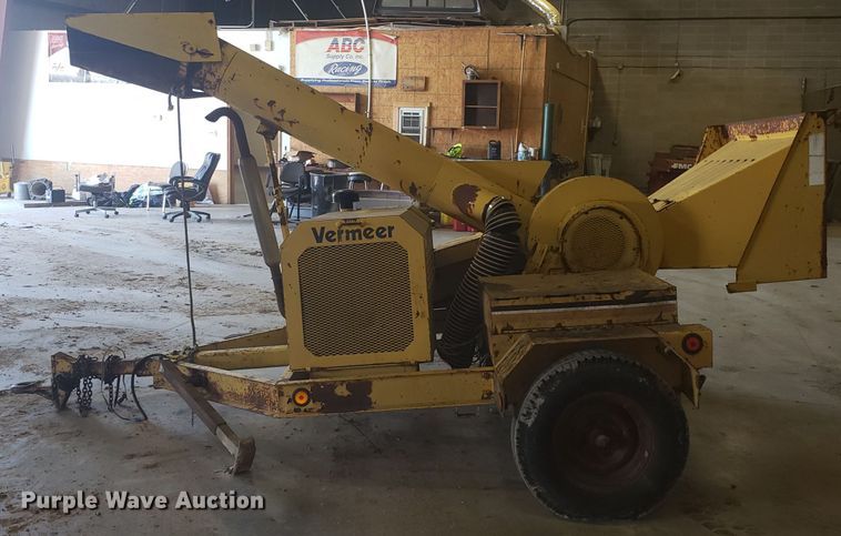 image for item DH2784 1992 Vermeer 1600A wood chipper