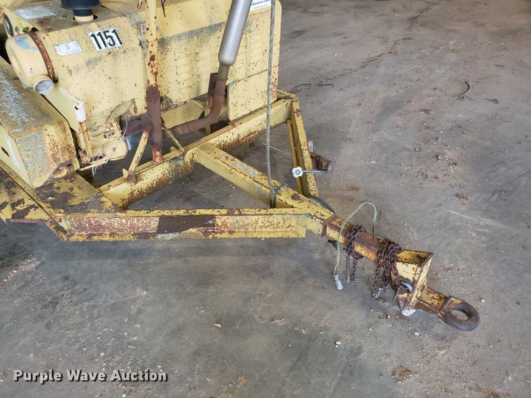 image for item DH2784 1992 Vermeer 1600A wood chipper